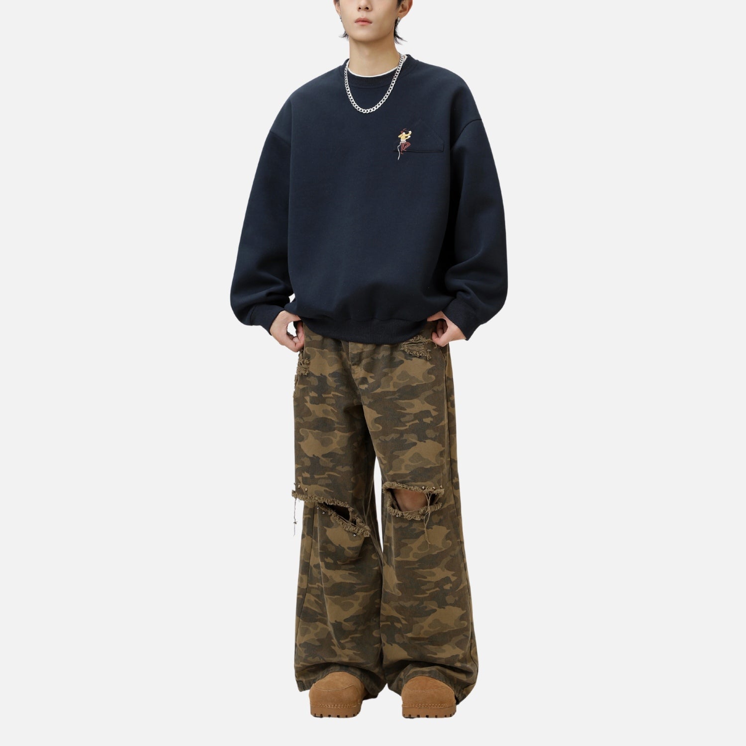 Climbing Embroidery Crewneck Sweatshirt