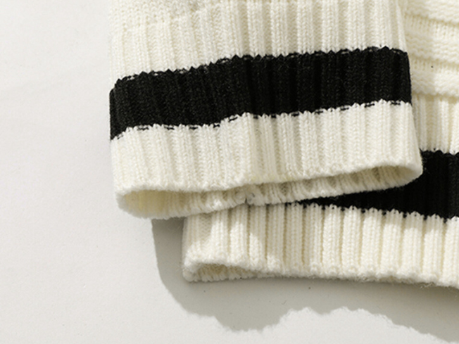 College V-neck Knitted Sweater