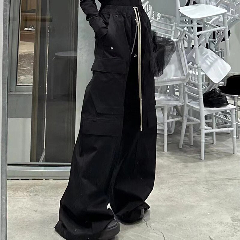 Mid-waist Black Solid Cargo Pants